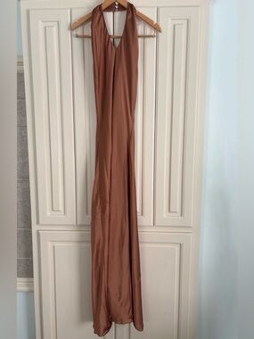 white cut out dresses Maxi Dress Detail Gold & Beige Bridesmaid out details accentuate the d'lelle gown Color:NAVY/MULTI
